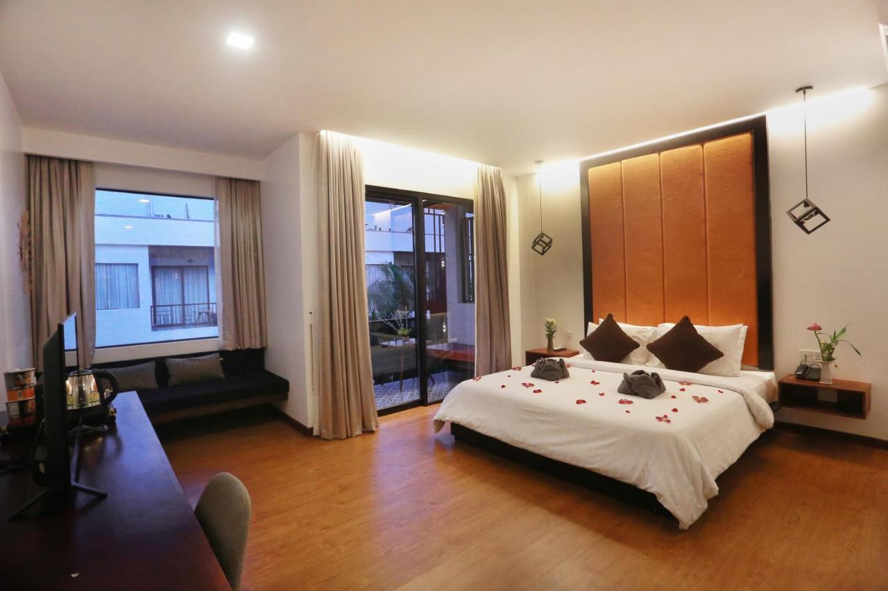Central Corner Suite Сиемрип Экстерьер фото