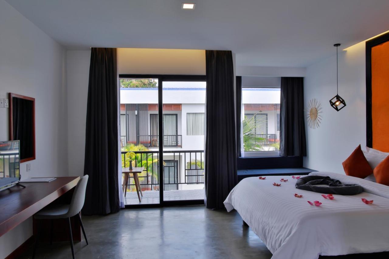 Central Corner Suite Сиемрип Экстерьер фото