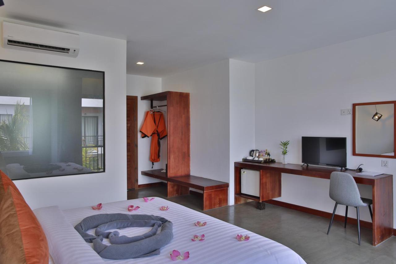 Central Corner Suite Сиемрип Экстерьер фото