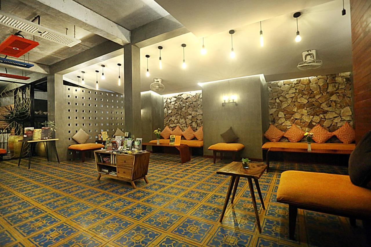 Central Corner Suite Сиемрип Экстерьер фото